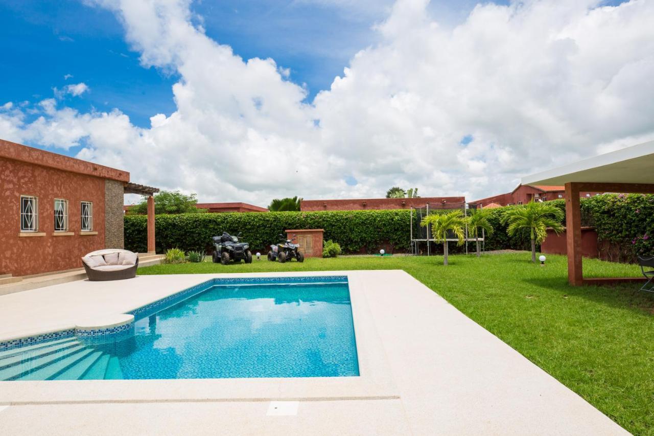Maison K.E.N.Z.A M'Bour Bagian luar foto