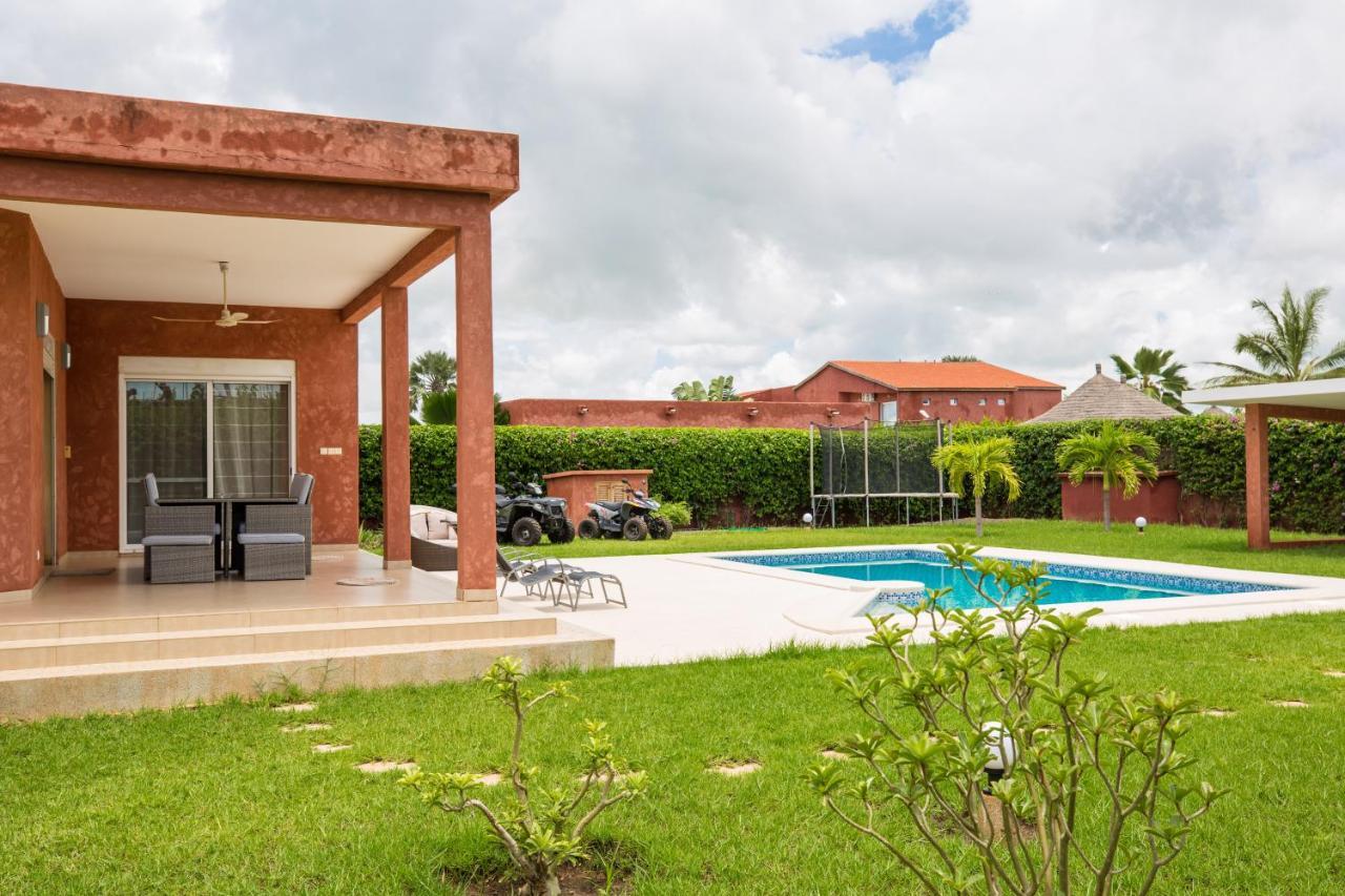 Maison K.E.N.Z.A M'Bour Bagian luar foto